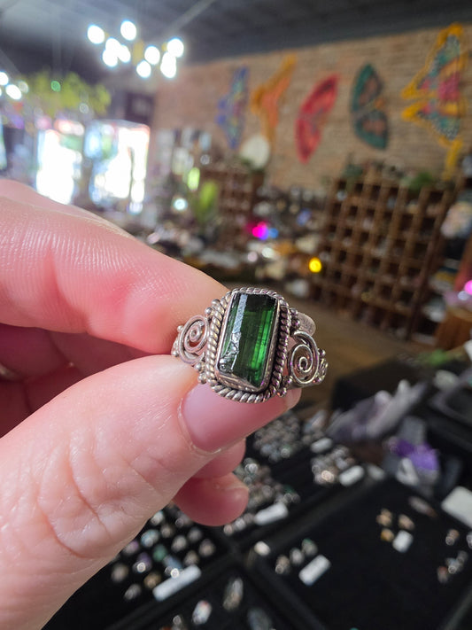 Size 6 Green Tourmaline Ring