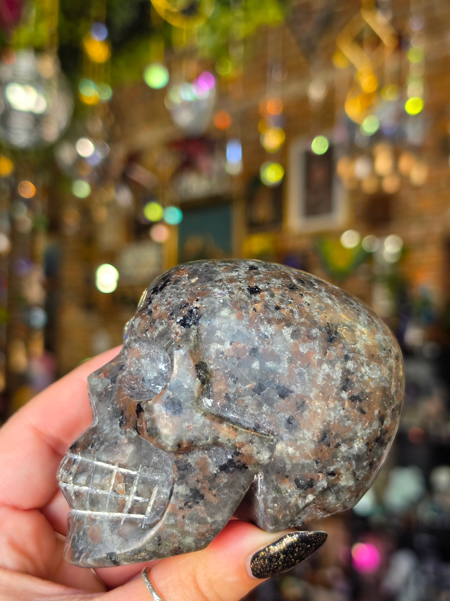 UV Reactive Sodalite Skull