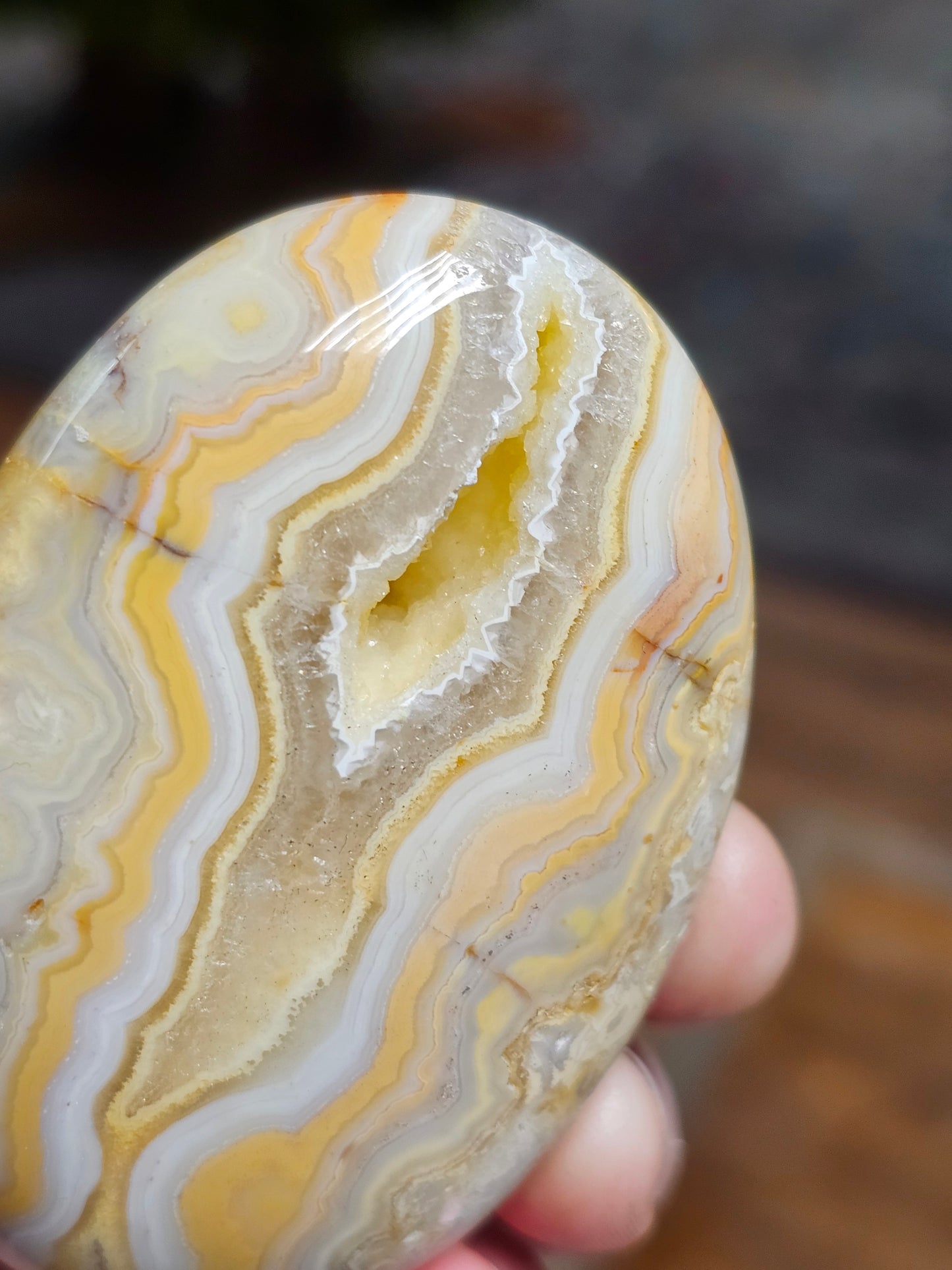 Java Lace Agate Palmstone