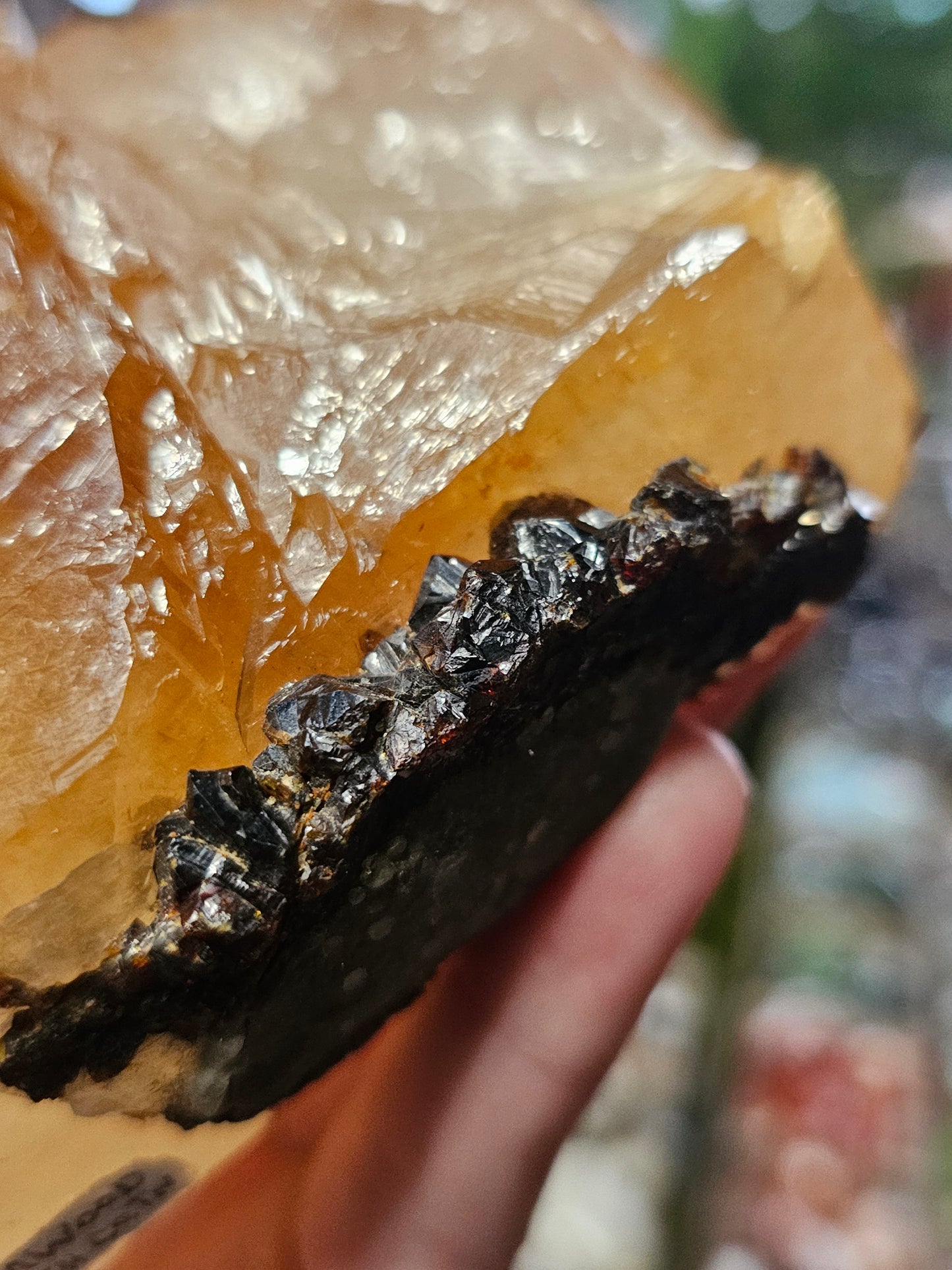 Sphalerite on Calcite