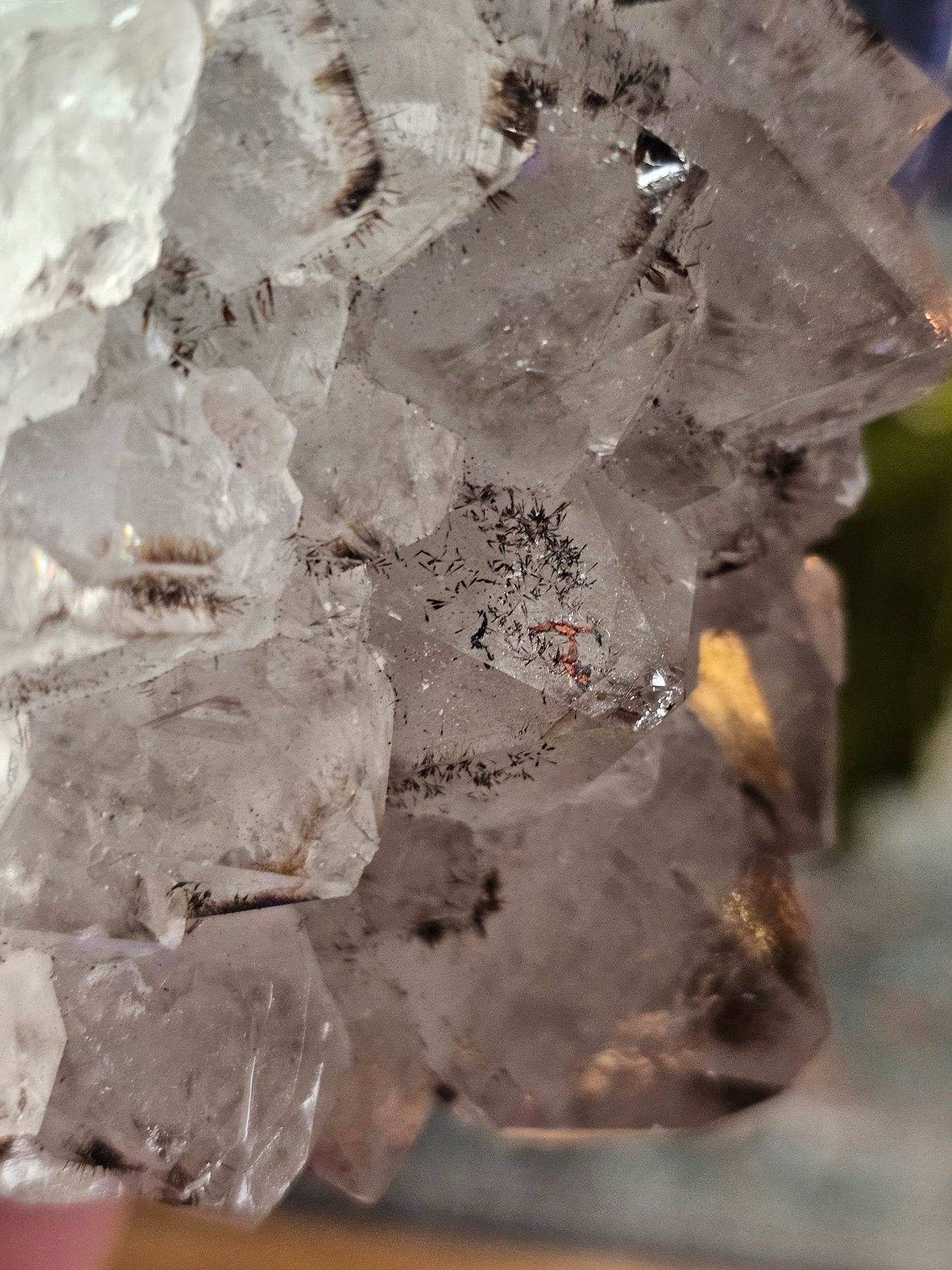 Bird Carving on Included Quartz Cutbase