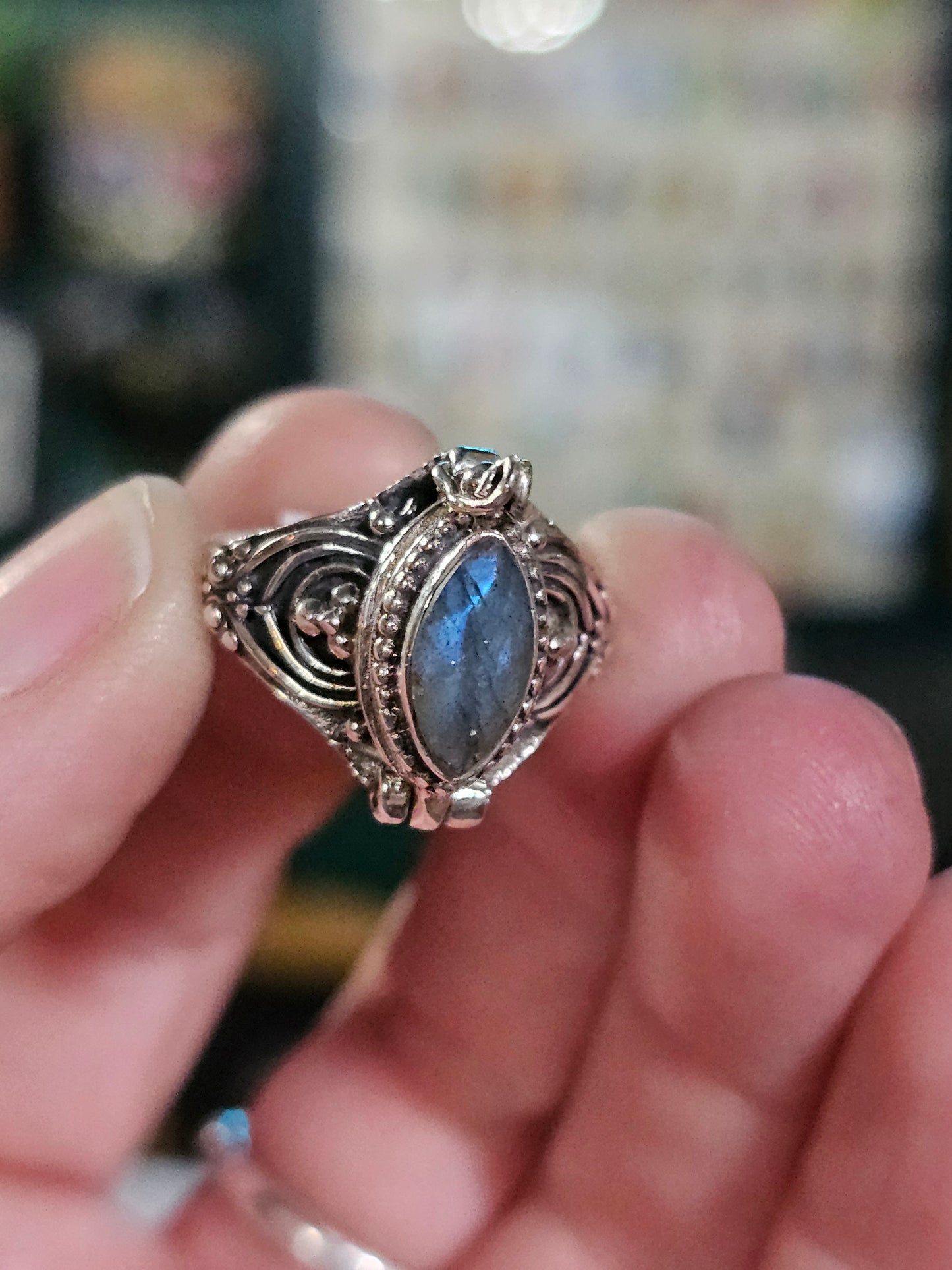 Size 8.5 Labradorite Poison Box Ring
