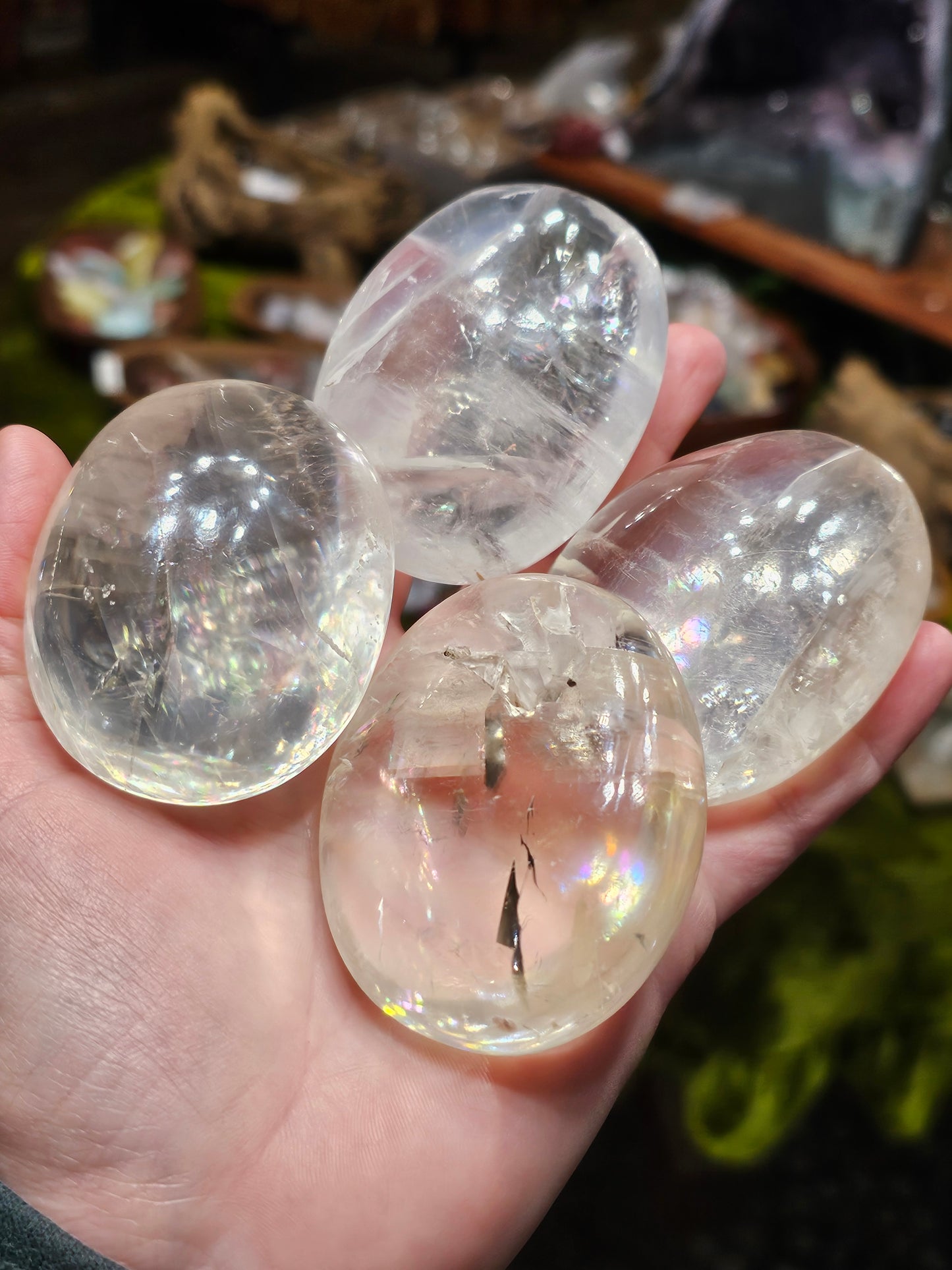 Xl Optical Calcite Palm Stone