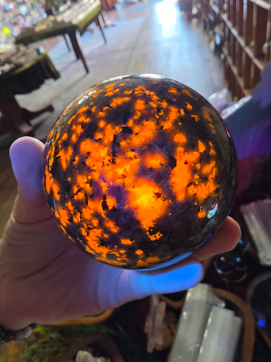 Fluorecent Sodalite Sphere