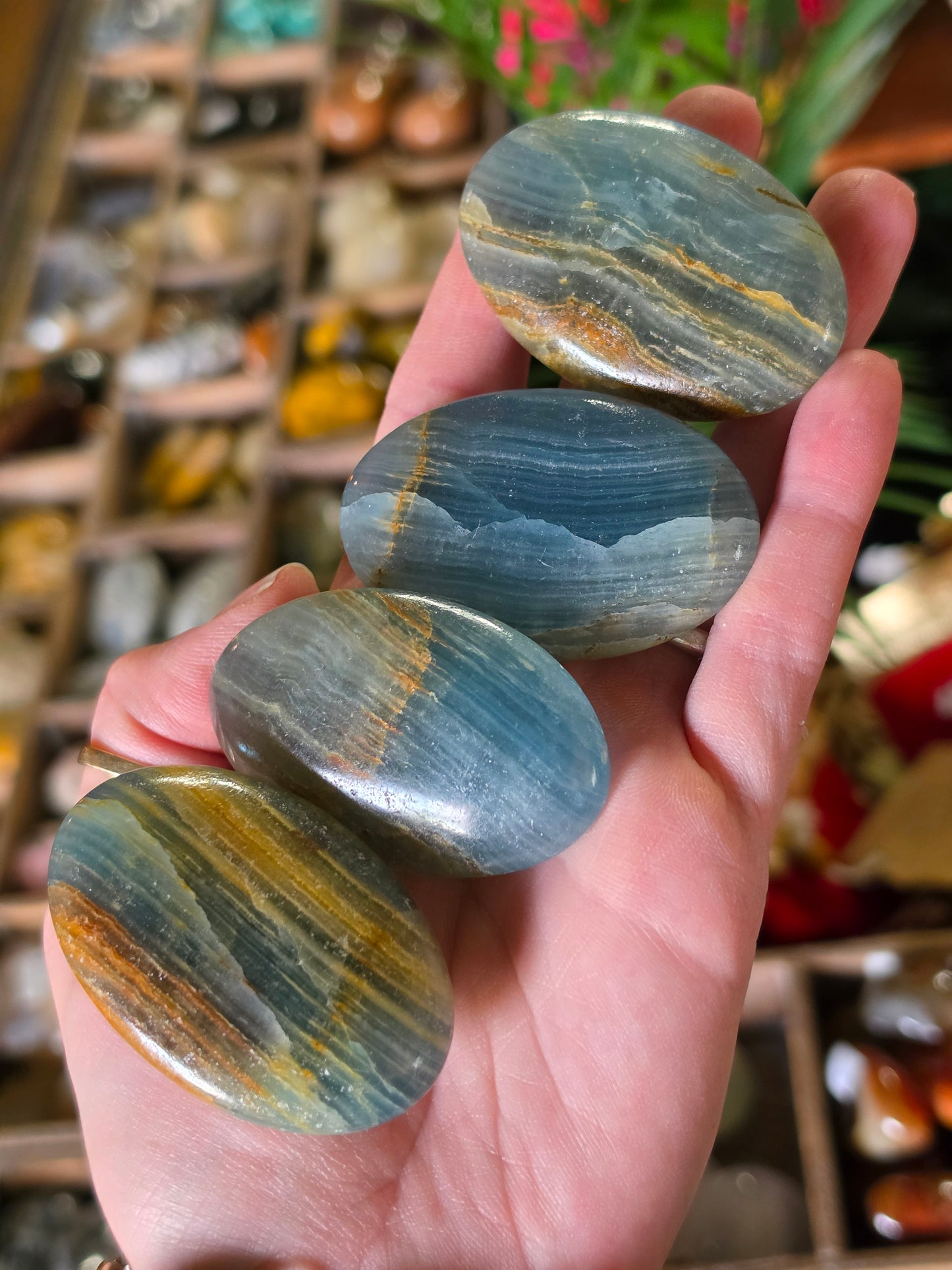 Blue Onyx Palmstone
