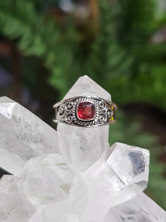 Size 8 Garnet Ring